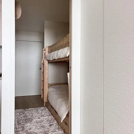 Apartment Baby Jane, Front De Neige